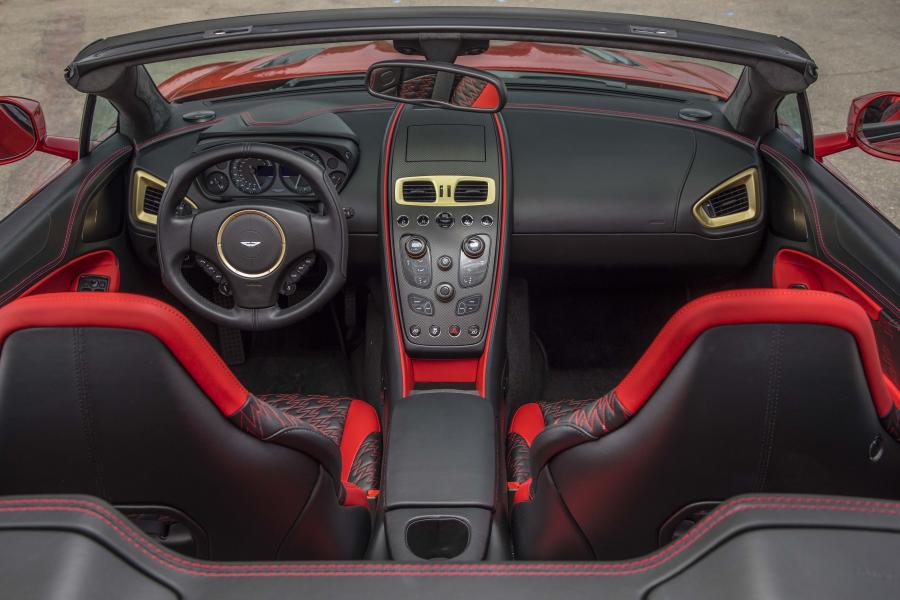 Торпедо Aston Martin Vanquish Zagato Volante 2017 года  (NA) (фото 6 из 40)